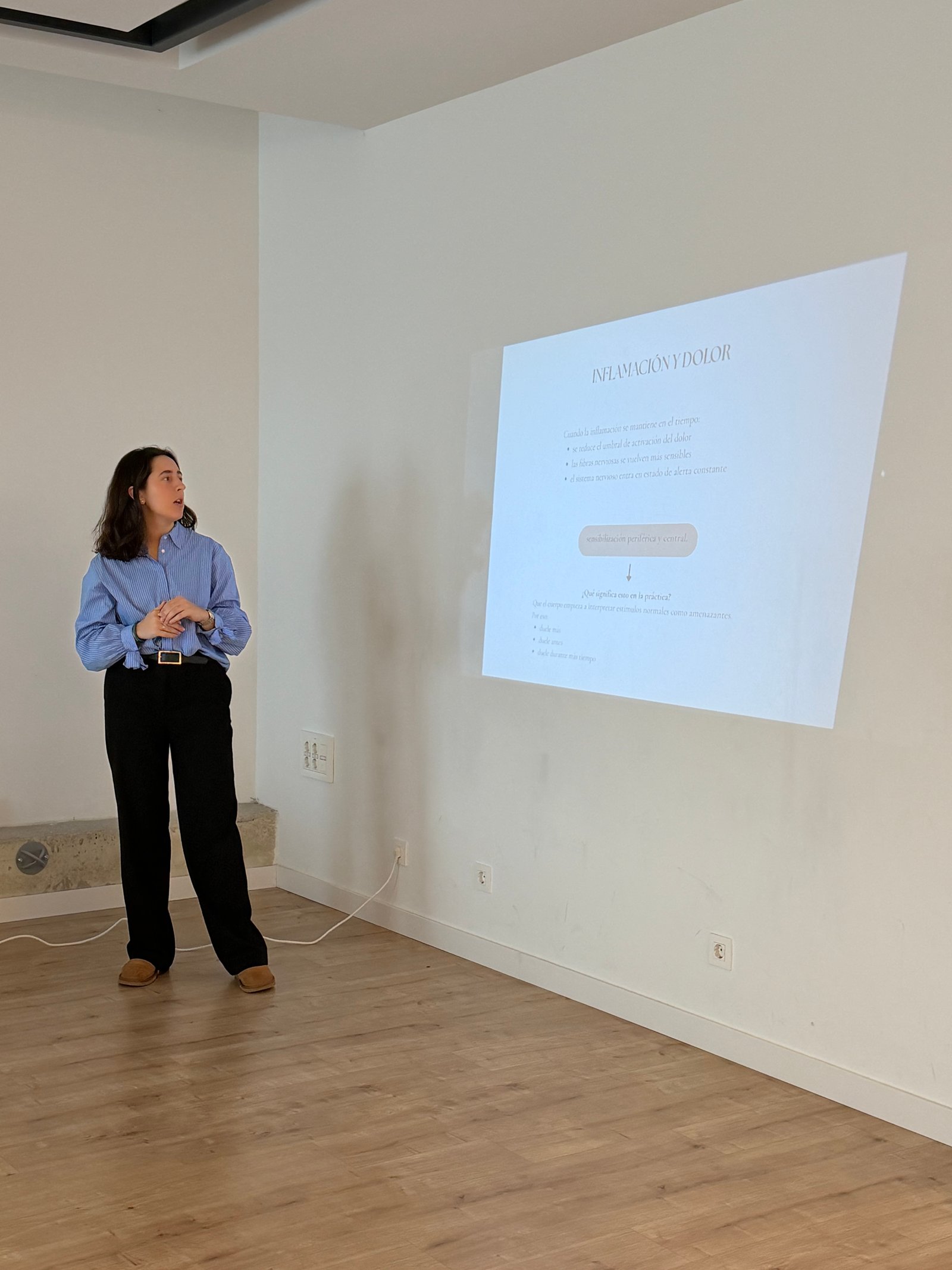 Andrea hitzaldia ematen